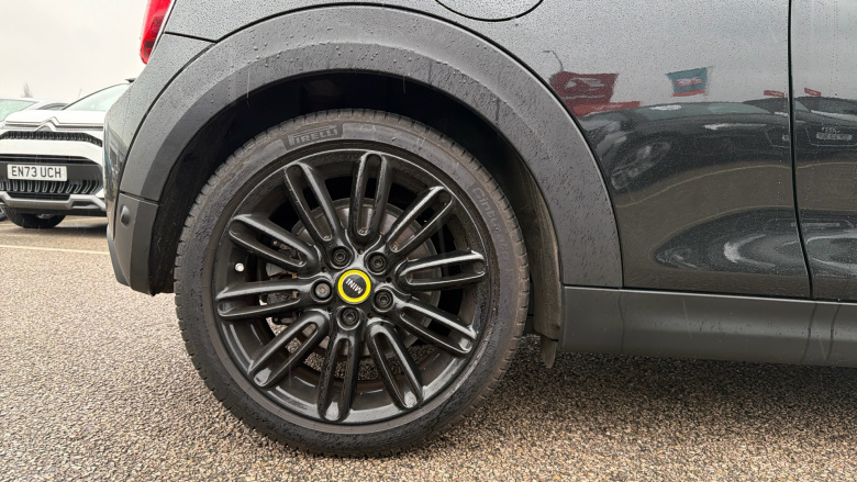 MINI Hatchback 135kW Cooper S Level 2 33kWh 3dr Auto Electric Hatchback